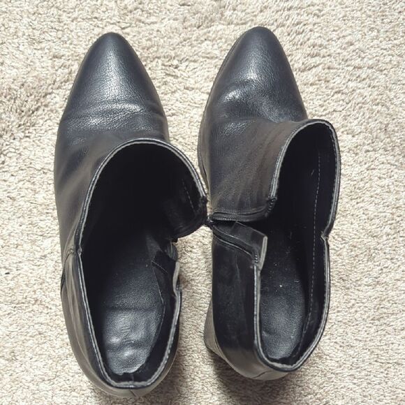 Sleek Black Ankle Booties with Chunky Heel - Picture 3 of 6